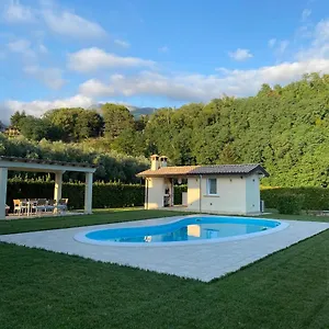 Lena Villa